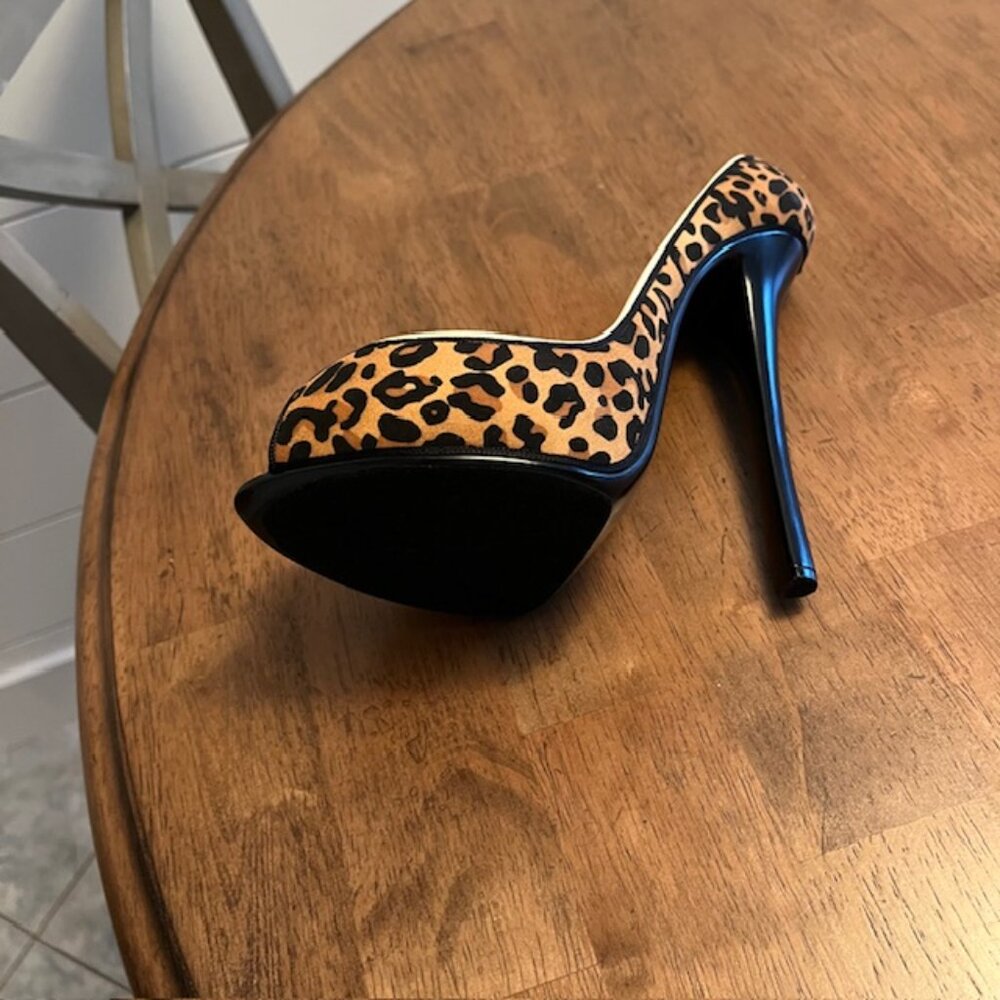 Wild Eye Designs High Heel Stiletto Leopard Print Wine Bottle Holder - Picture 5 of 6